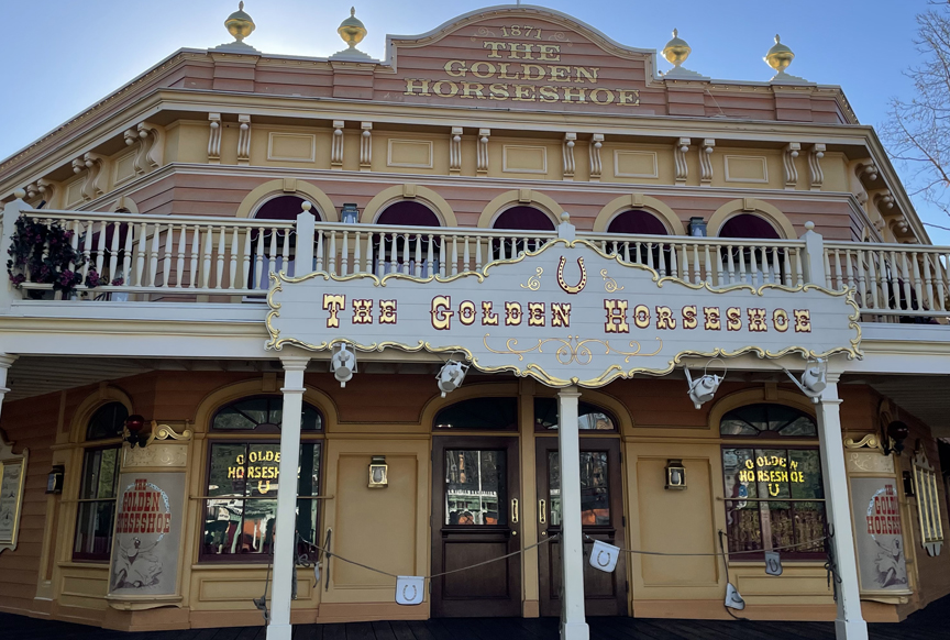 frontierland in disneyland
