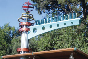 tomorrowland in disneyland